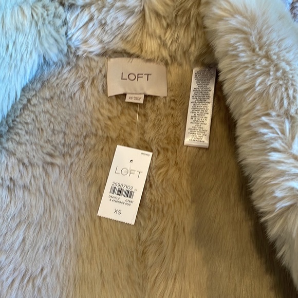NWT! Loft Reversible Faux Fur Vest - Picture 3 of 4